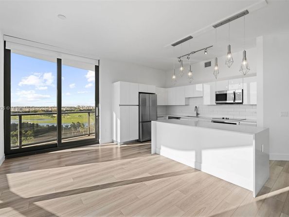 101 Diplomat Pkwy 911, Hallandale Beach FL 33009