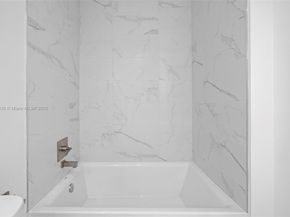 101 Diplomat Pkwy 911, Hallandale Beach FL 33009