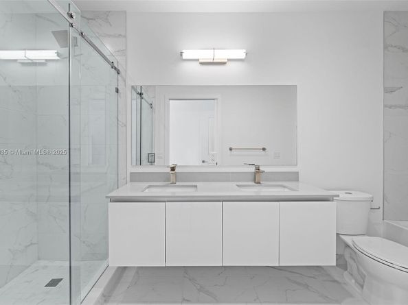 101 Diplomat Pkwy 911, Hallandale Beach FL 33009