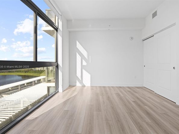 101 Diplomat Pkwy 911, Hallandale Beach FL 33009