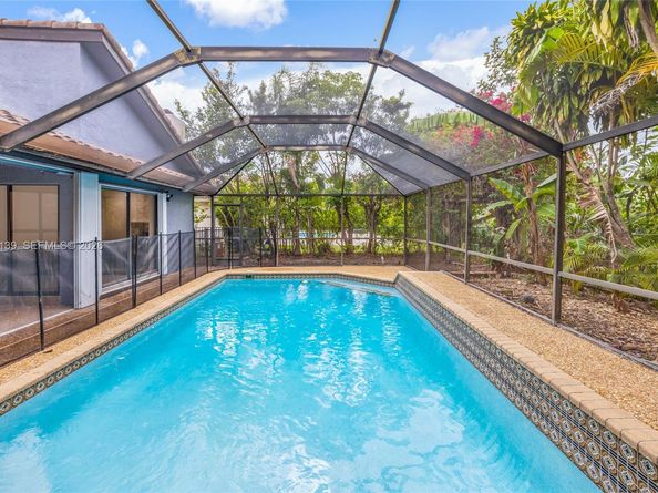 9033 NW 47th Ct, Coral Springs FL 33067