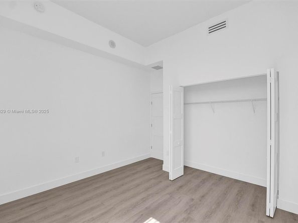 1871 NW S River Dr 501, Miami FL 33125