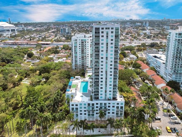 1871 NW S River Dr 501, Miami FL 33125