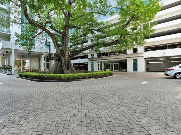 1871 NW S River Dr 501, Miami FL 33125