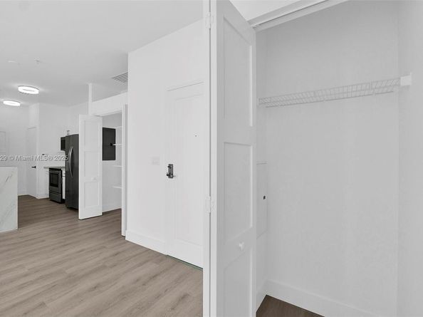 1871 NW S River Dr 501, Miami FL 33125