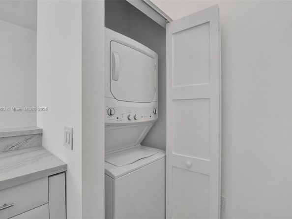 1871 NW S River Dr 501, Miami FL 33125