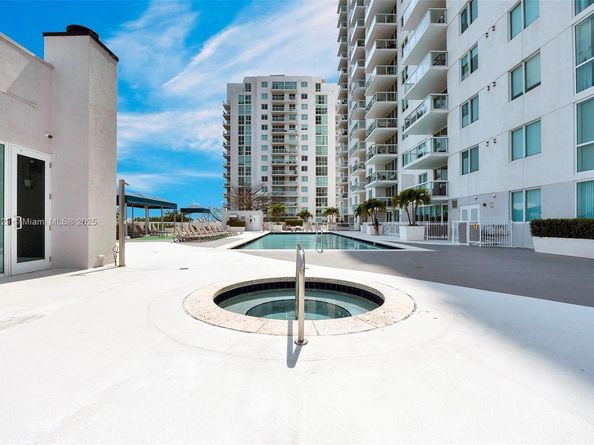 1871 NW S River Dr 501, Miami FL 33125