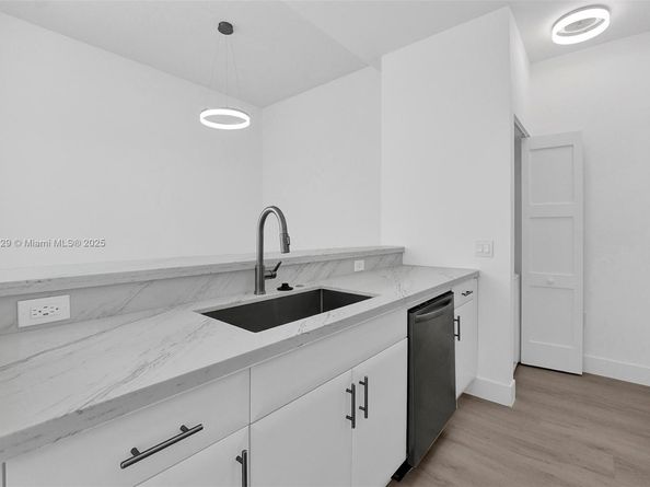 1871 NW S River Dr 501, Miami FL 33125