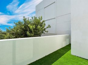 1871 NW S River Dr 501, Miami FL 33125