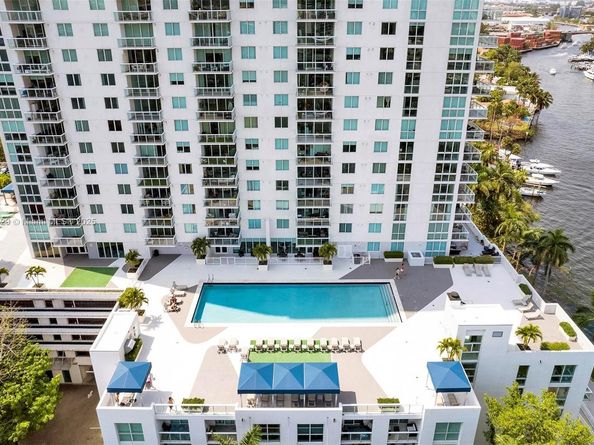 1871 NW S River Dr 501, Miami FL 33125