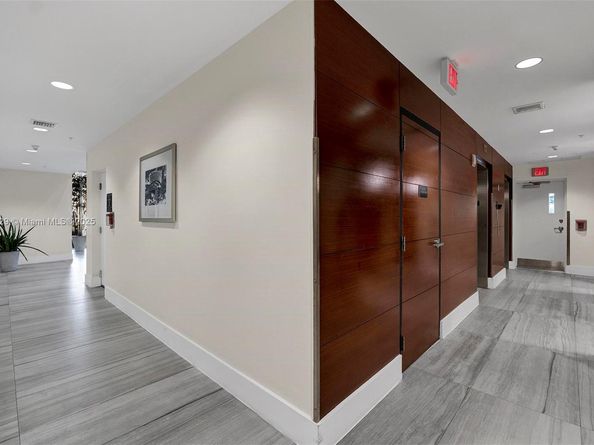 1871 NW S River Dr 501, Miami FL 33125