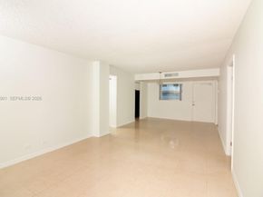 447 NE 195th St 217, Miami FL 33179