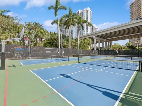 3600 Mystic Pointe Dr 1801, Aventura FL 33180