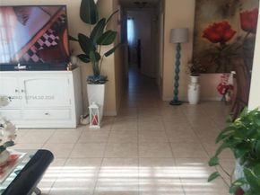 11 NE 204 St 1, Miami Gardens FL 33179