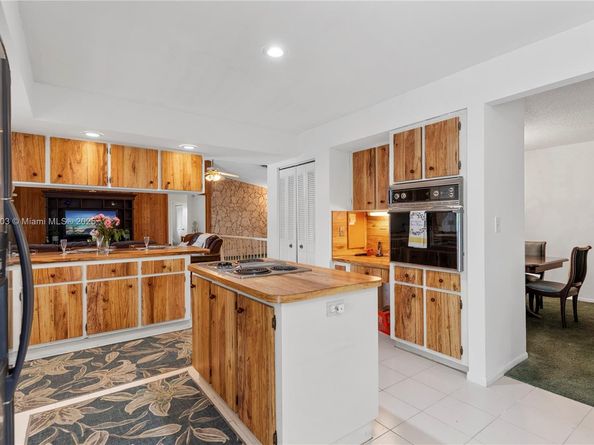 988 NW 110th Ave, Coral Springs FL 33071