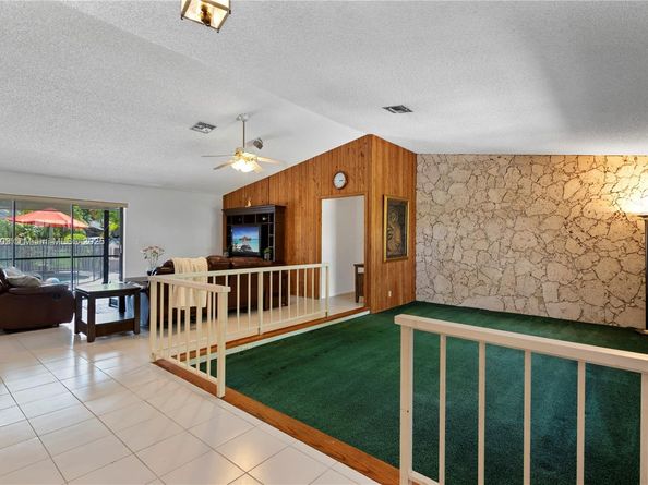 988 NW 110th Ave, Coral Springs FL 33071