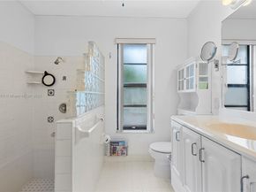 988 NW 110th Ave, Coral Springs FL 33071
