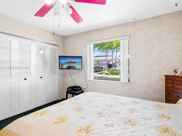 988 NW 110th Ave, Coral Springs FL 33071