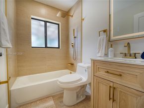 654 NW 45th St, Oakland Park FL 33309