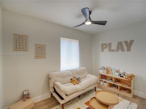 654 NW 45th St, Oakland Park FL 33309