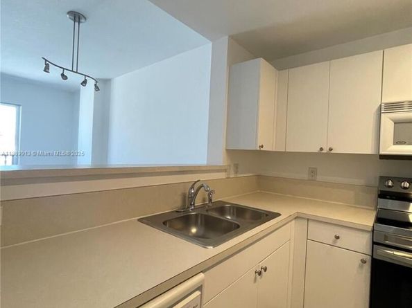 10 Aragon Ave 1412, Coral Gables FL 33134
