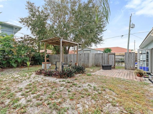 112 Milton St, Lantana FL 33462