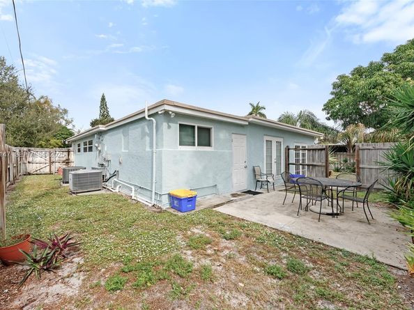 112 Milton St, Lantana FL 33462