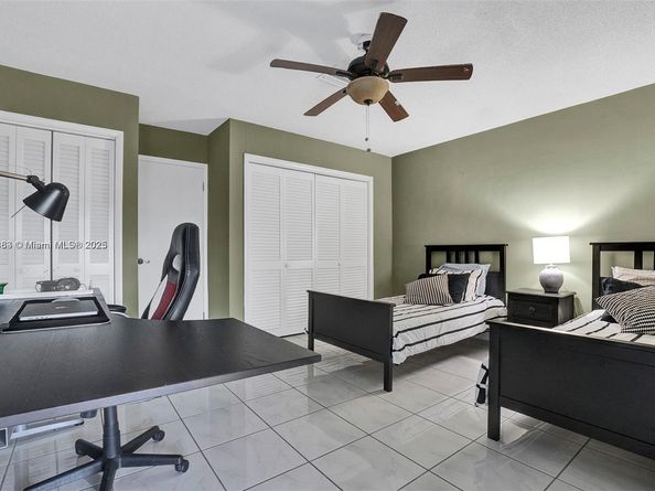 6821 Brookline Dr 6821, Hialeah FL 33015