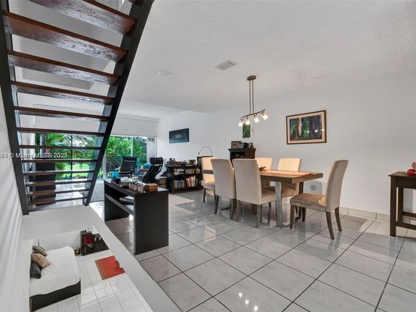 6821 Brookline Dr 6821, Hialeah FL 33015