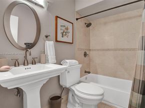 6821 Brookline Dr 6821, Hialeah FL 33015