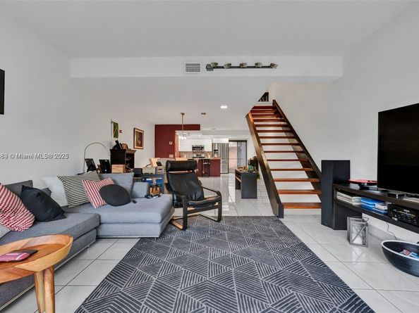 6821 Brookline Dr 6821, Hialeah FL 33015