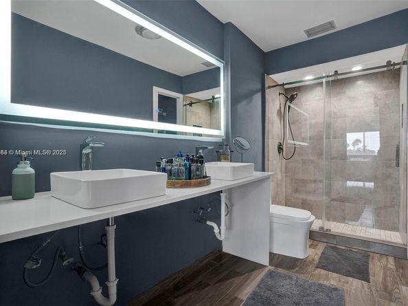 6821 Brookline Dr 6821, Hialeah FL 33015