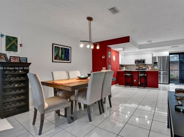 6821 Brookline Dr 6821, Hialeah FL 33015