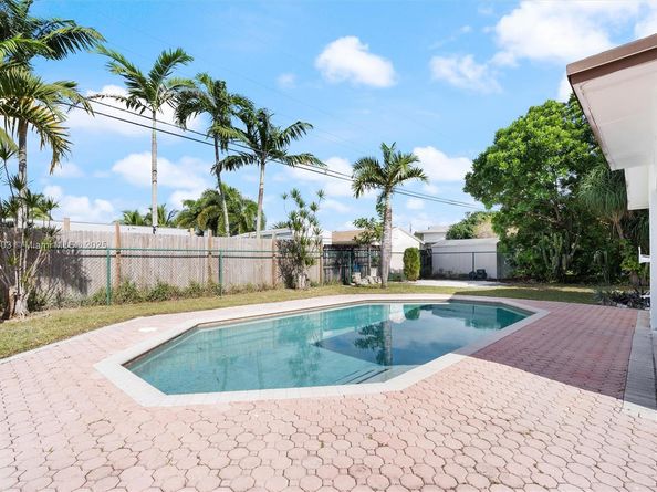 4331 NW 9th Ct, Coconut Creek FL 33066