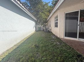 1321 N Seagrape Circle, Weston FL 33326