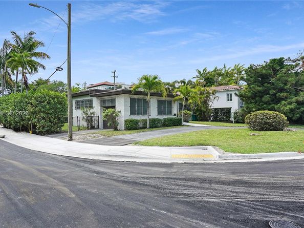 1630 S Bayshore Dr, Miami FL 33133