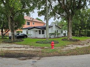 700 NE 7th St, Pompano Beach FL 33060