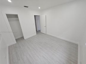 700 NE 7th St, Pompano Beach FL 33060