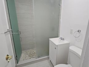 700 NE 7th St, Pompano Beach FL 33060