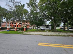 700 NE 7th St, Pompano Beach FL 33060