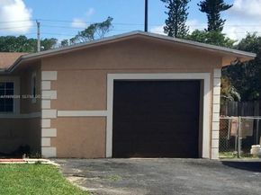 4836 NW 1st St, Plantation FL 33317