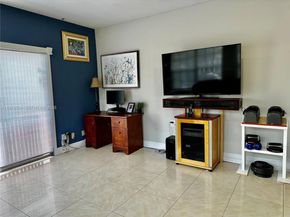 4836 NW 1st St, Plantation FL 33317