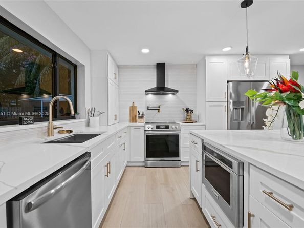 329 SW 18th Avenue, Fort Lauderdale FL 33312