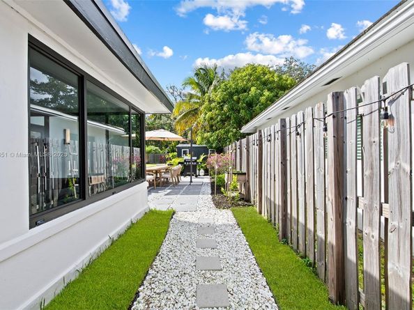 329 SW 18th Avenue, Fort Lauderdale FL 33312