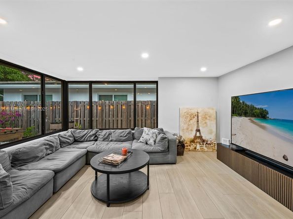 329 SW 18th Avenue, Fort Lauderdale FL 33312