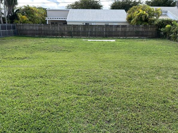 Undisclosed Address #A11927360, Miami FL 33173