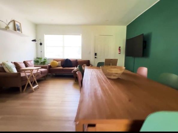 1153 NE 158th St, North Miami Beach FL 33162