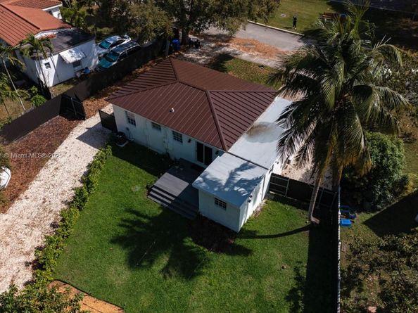 1153 NE 158th St, North Miami Beach FL 33162