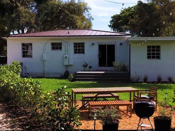 1153 NE 158th St, North Miami Beach FL 33162