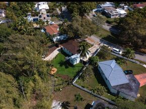 1153 NE 158th St, North Miami Beach FL 33162